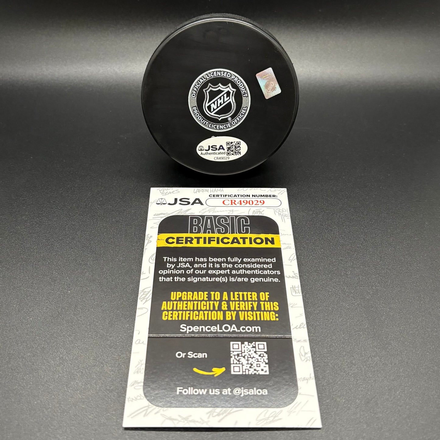Tim Thomas "2011 Conn Smythe" Boston Bruins Autographed Puck (JSA)