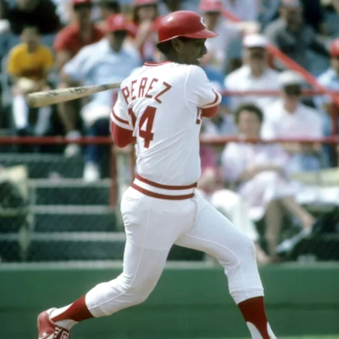 Tony Perez Autograph Signing