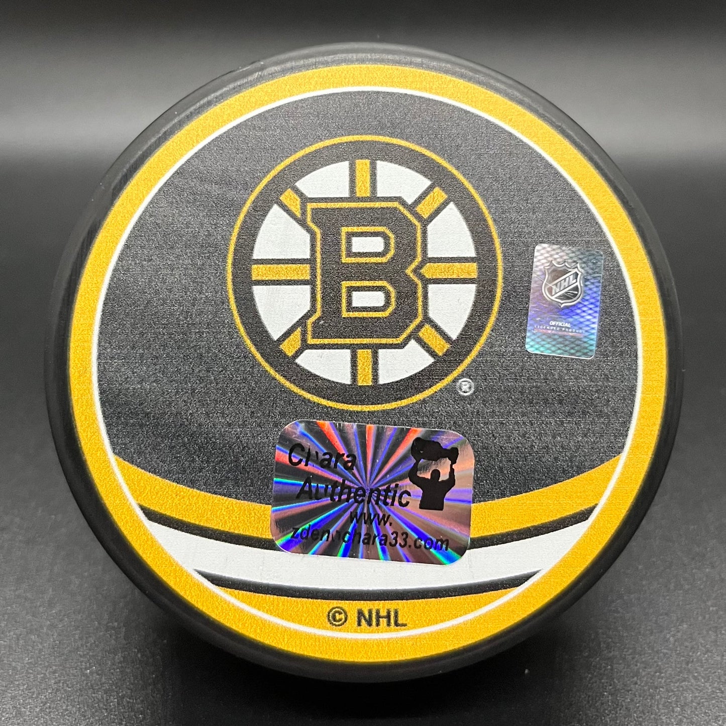 Zdeno Chara Boston Bruins Autographed Reverse Retro Commemorative Puck (COA)