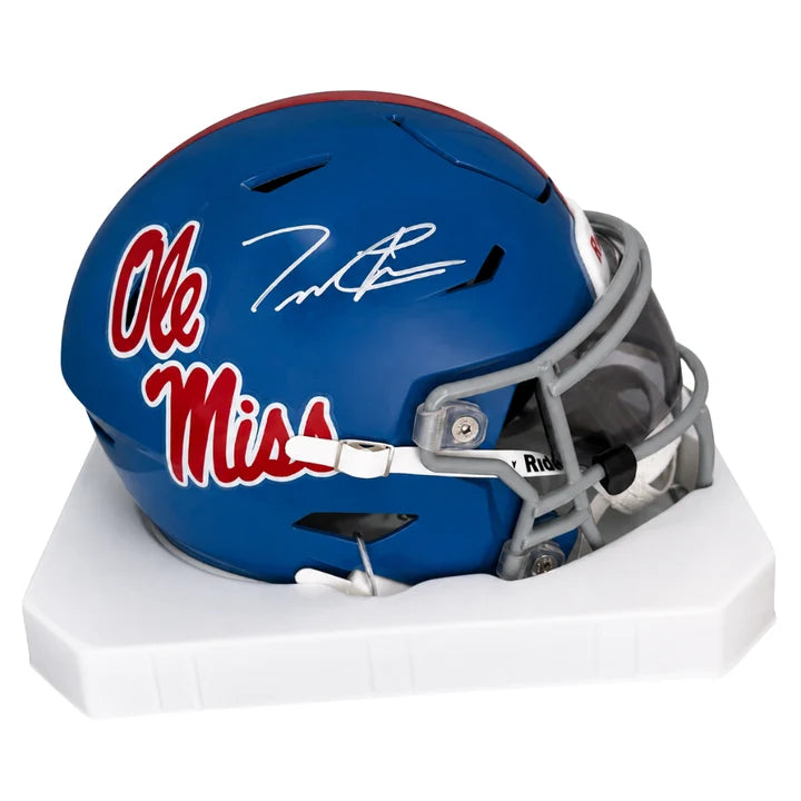 Trinidad Chambliss Autograph Signing